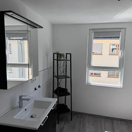 Ferienwohnung Direkt An Der Mosel Im Zentrum Von Zell Exterior foto