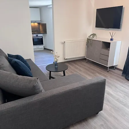 Ferienwohnung Direkt An Der Mosel Im Zentrum Von Zell Exterior foto