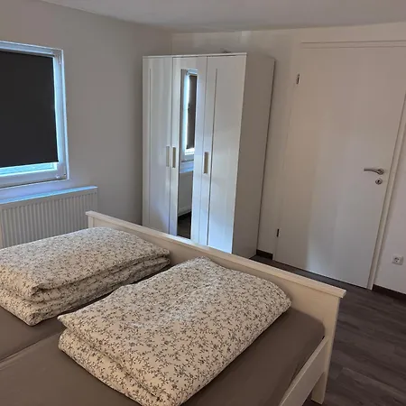 Ferienwohnung Direkt An Der Mosel Im Zentrum Von Zell Exterior foto